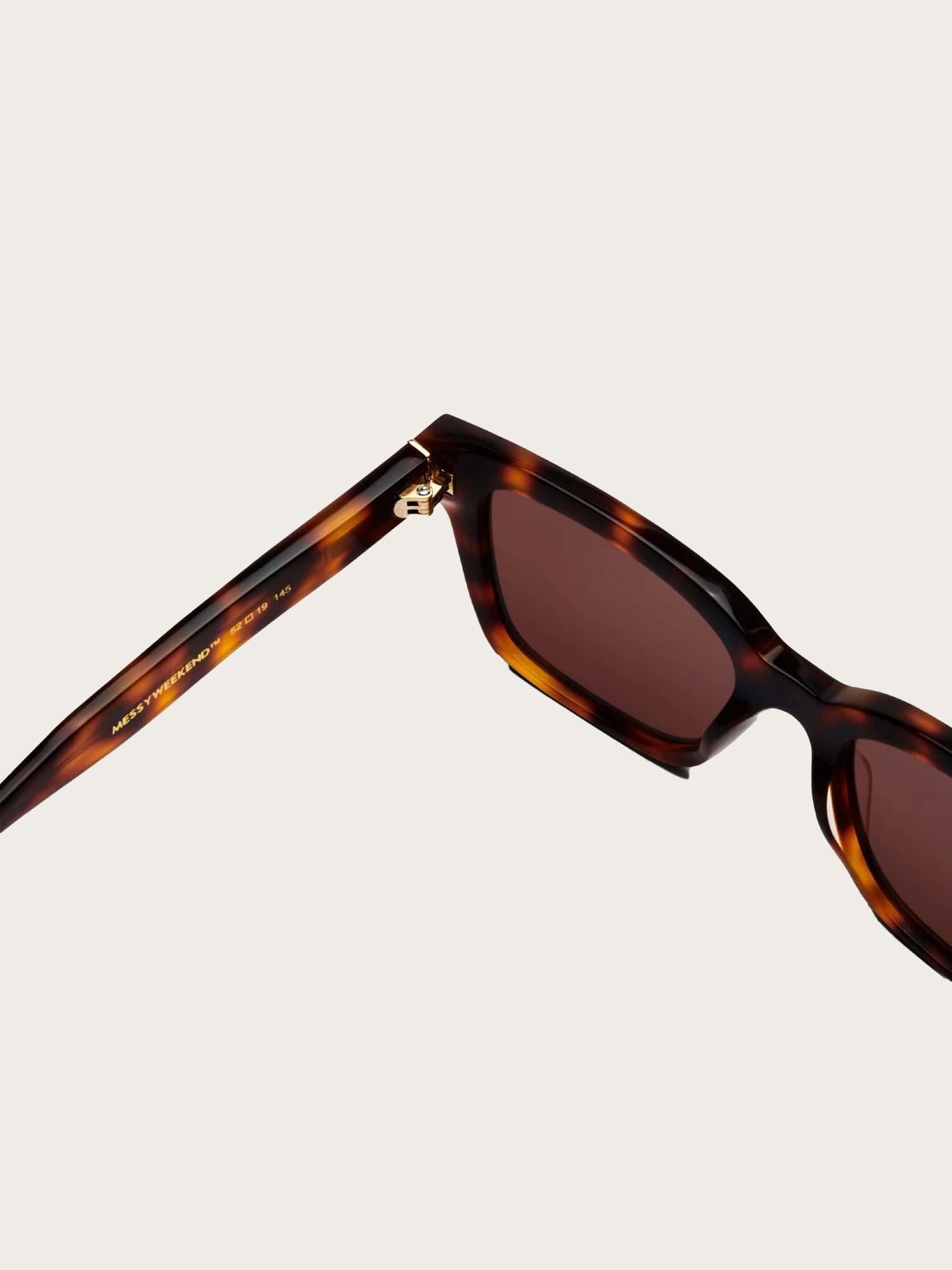 Dean - Brown Tortoise