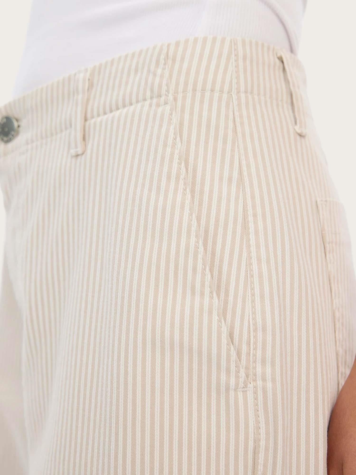 EricaFV 825 - Oat Milk Stripe