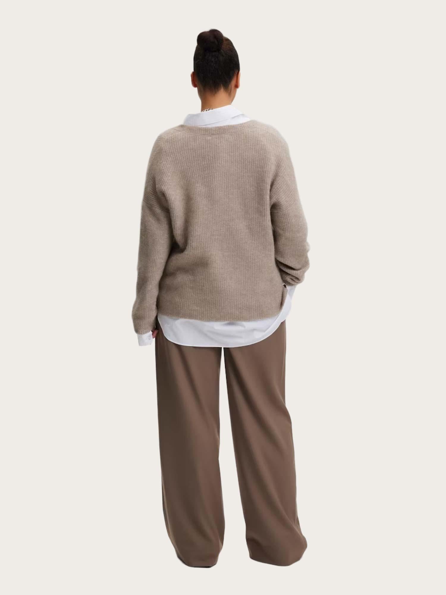 Alpha V-Neck - Warm Sand Melange