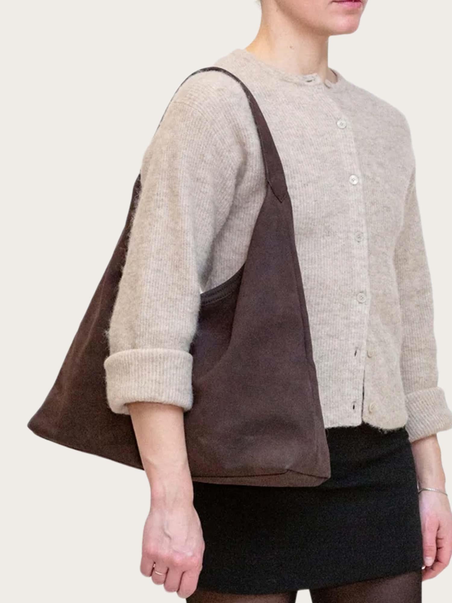 Lola Brush - Umber Brown