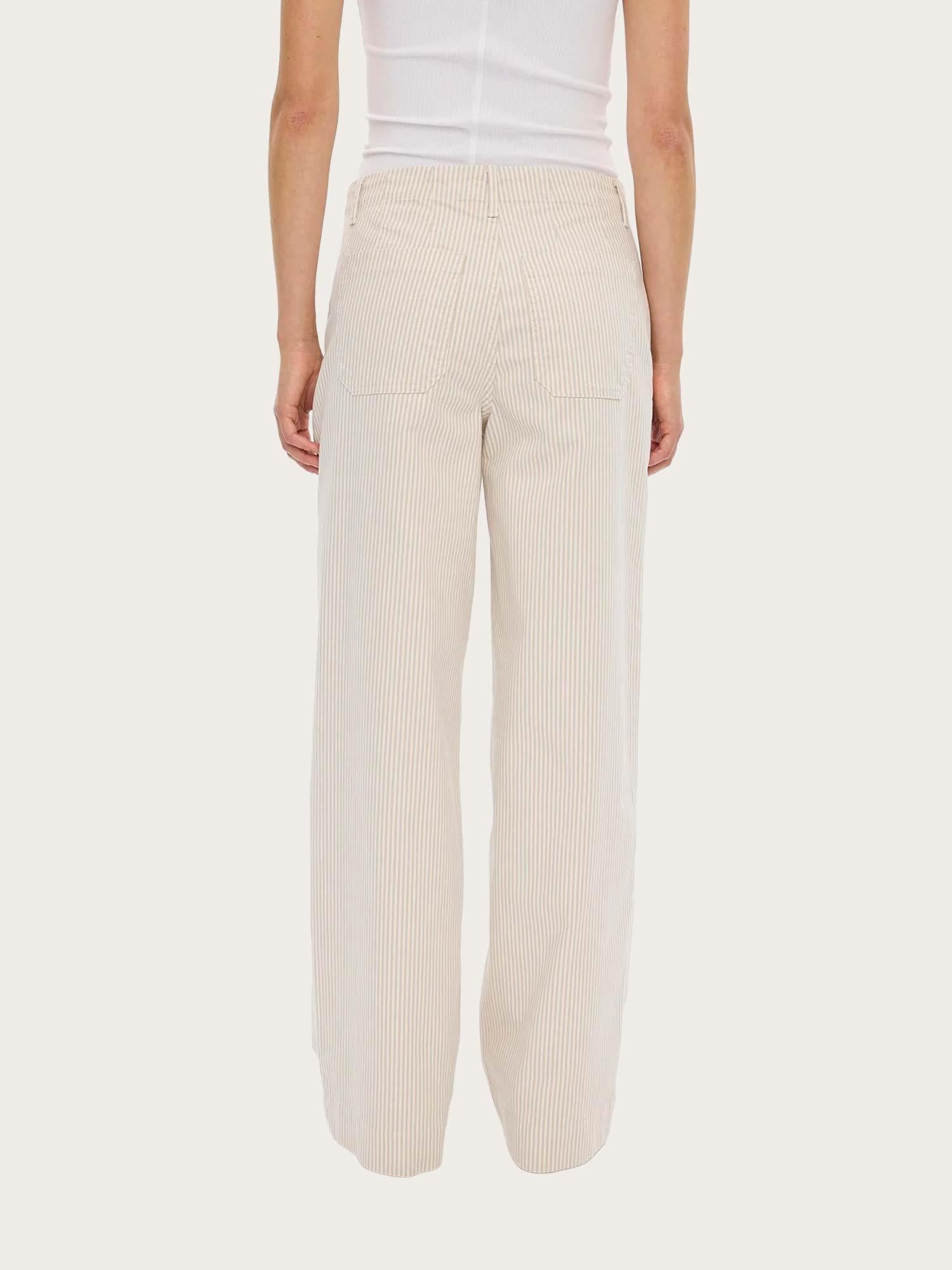 EricaFV 825 - Oat Milk Stripe