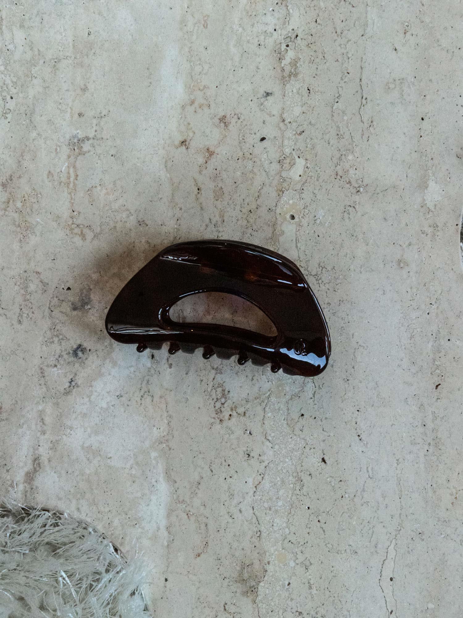 16 :: Pia Claw - Brown