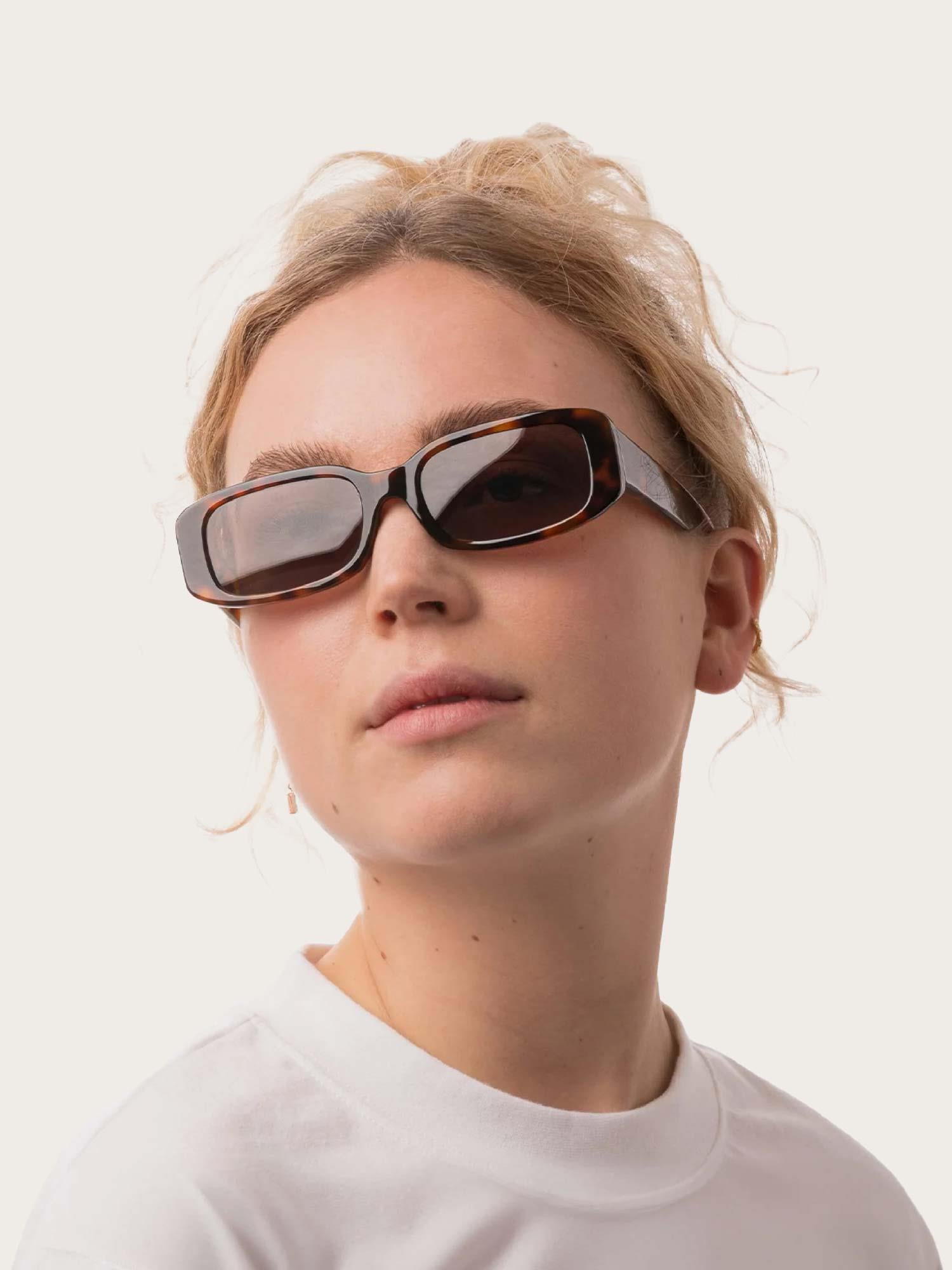 Roxie - Tortoise Brown