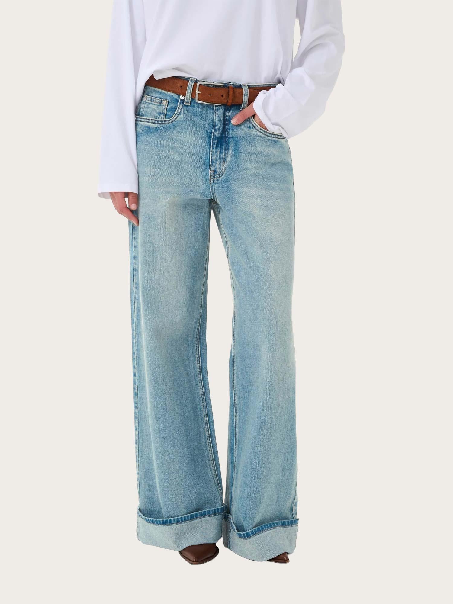 Sara HW Wide Jeans - Washed Blue