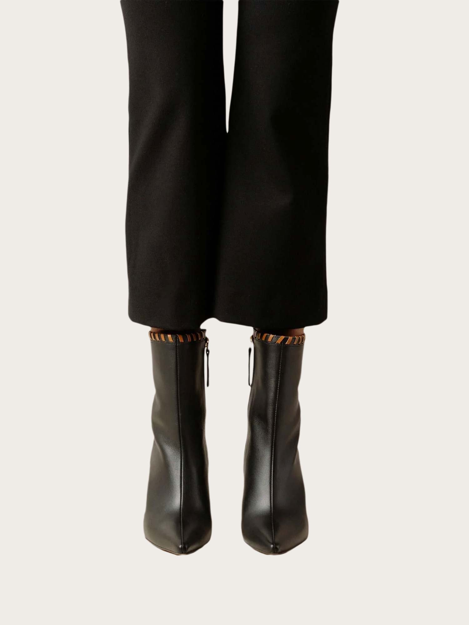 Leo Leather - Black