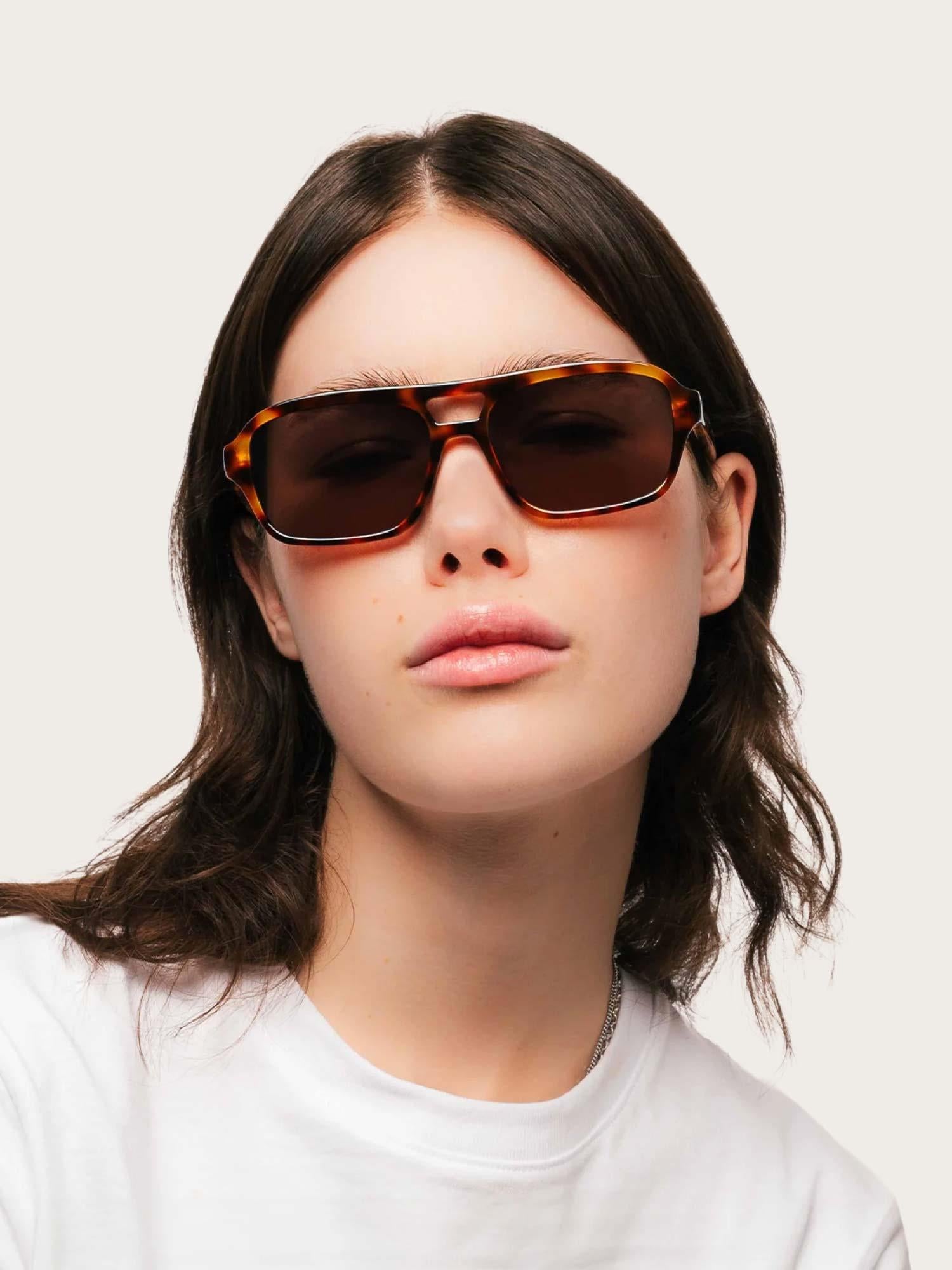 Burt - Tortoise Brown