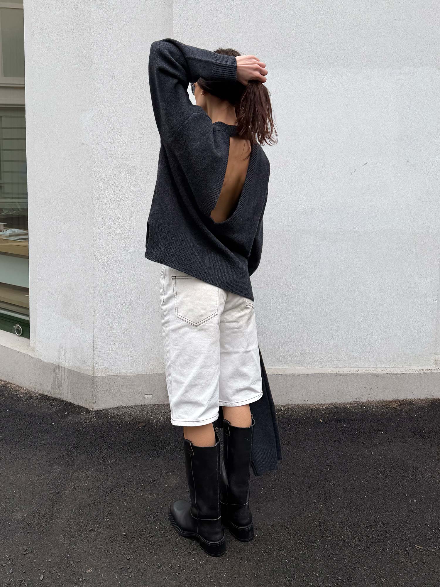 Dive Open Back V Sweater - Rocky