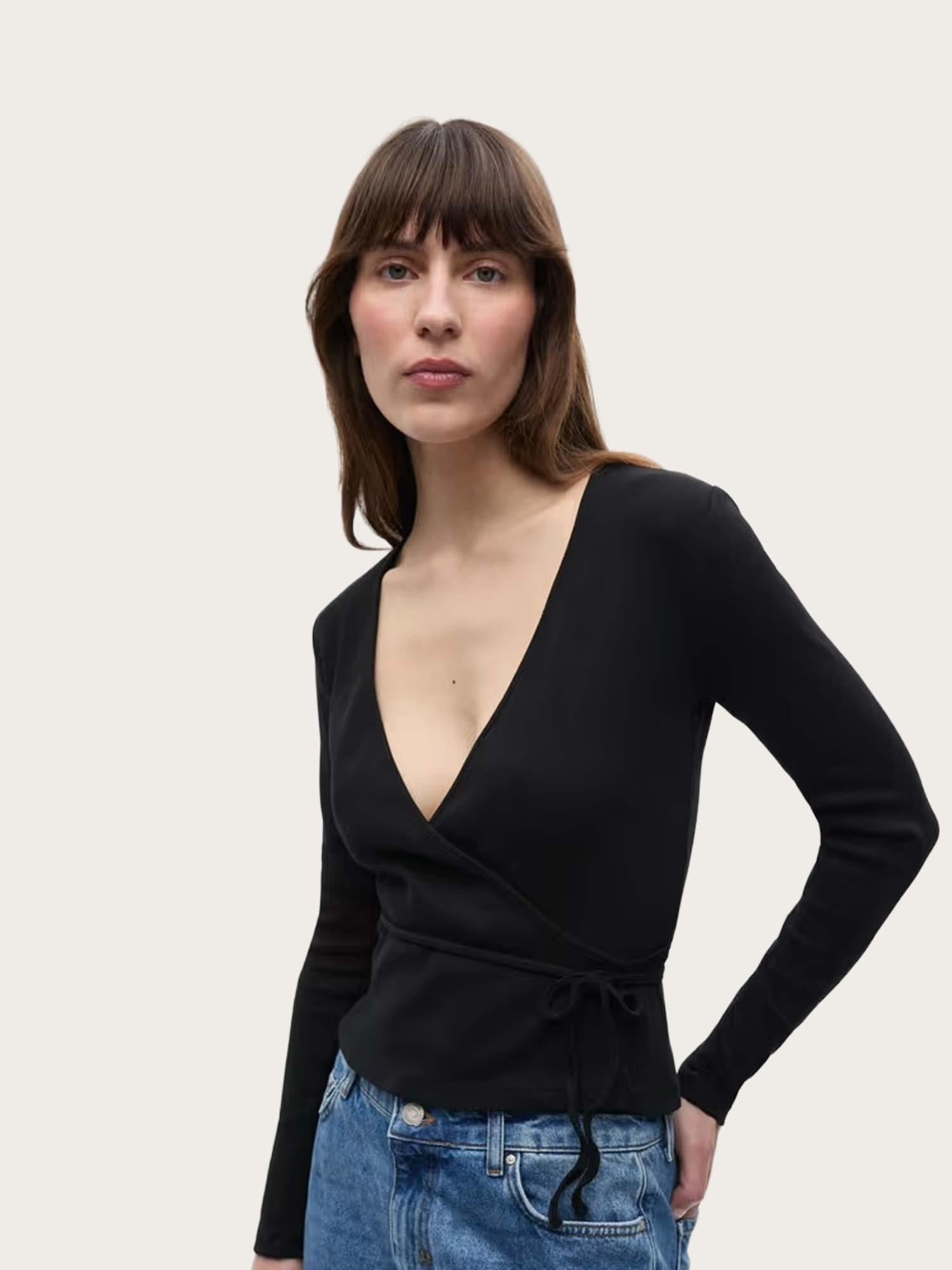 Enally LS V-N Tee - Black