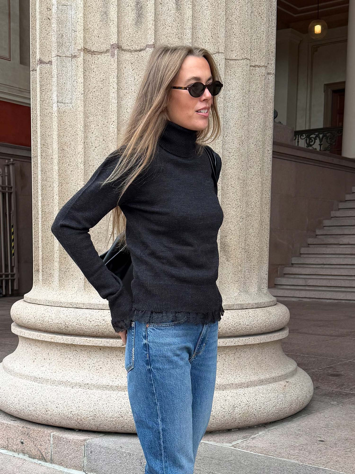 Merino Turtleneck w Lace Details - Phantom