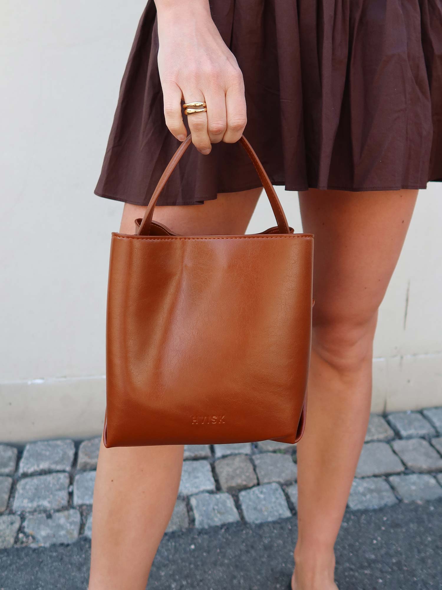 Molly Glossy Structure - Brown Amber