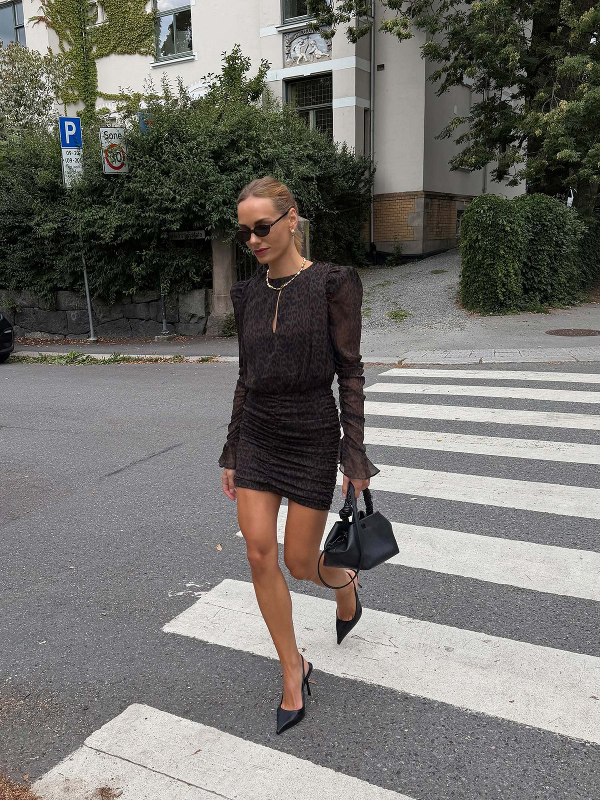 Ruched Flower Mini Dress - Molé comb.