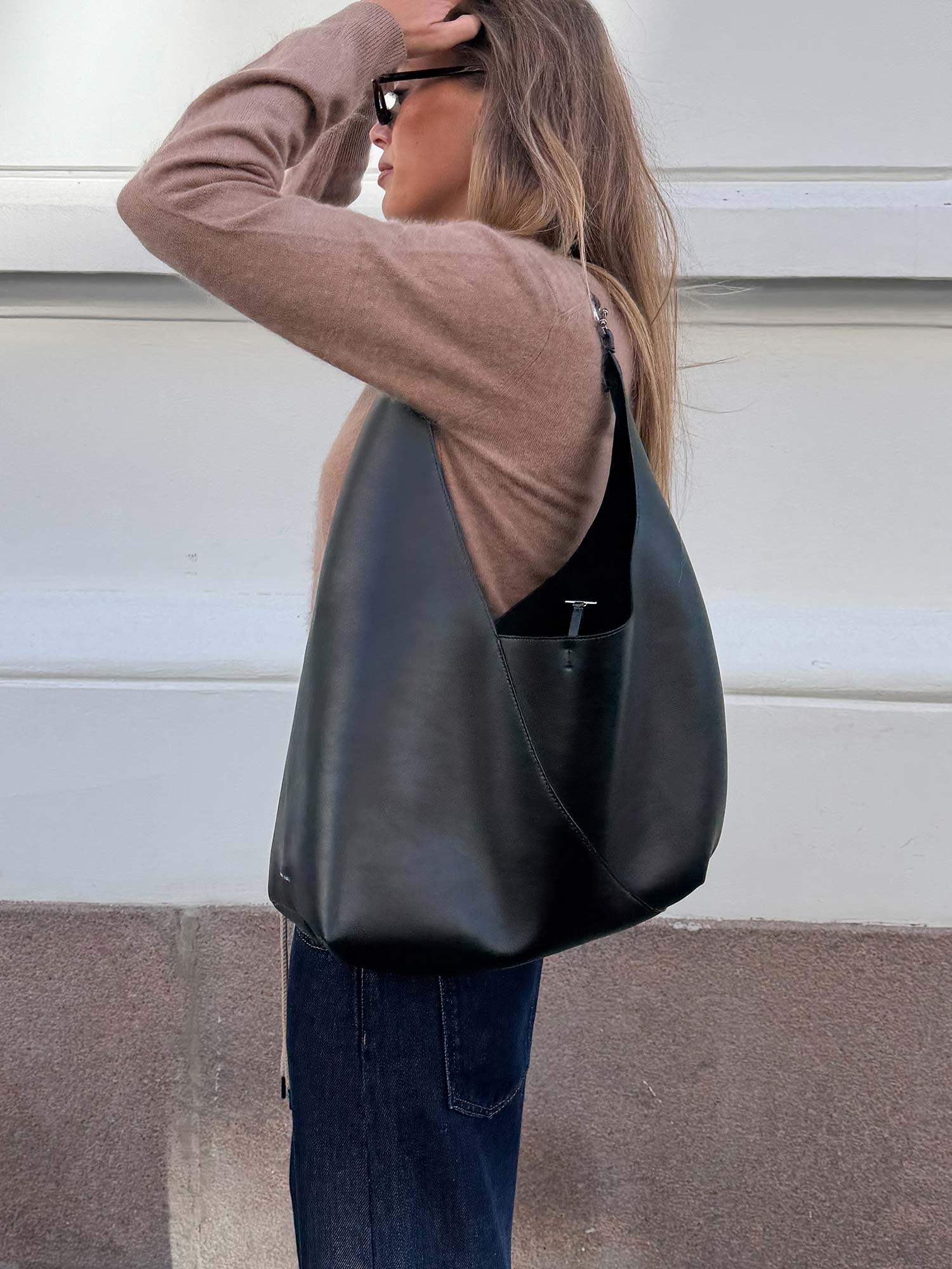 Sakaia Shoulder Bag - Black