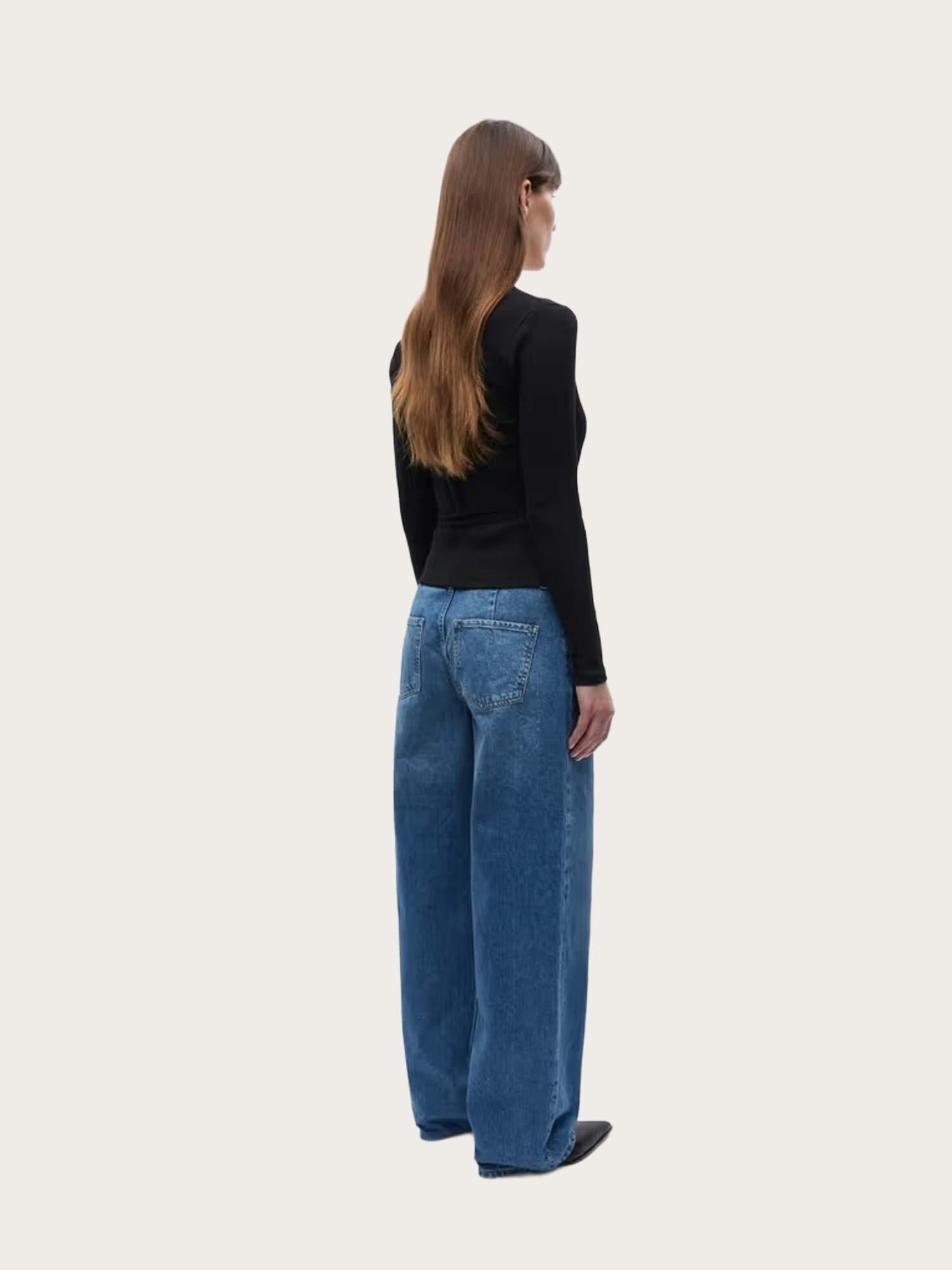 Enally LS V-N Tee - Black