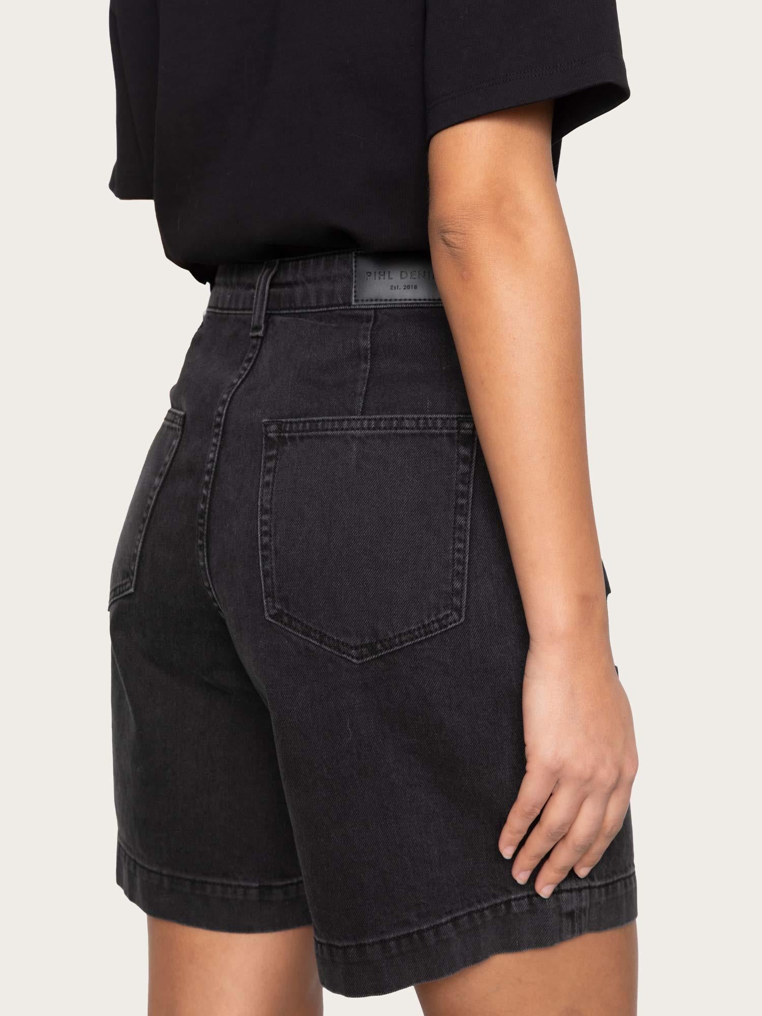 Jason Shorts - Black