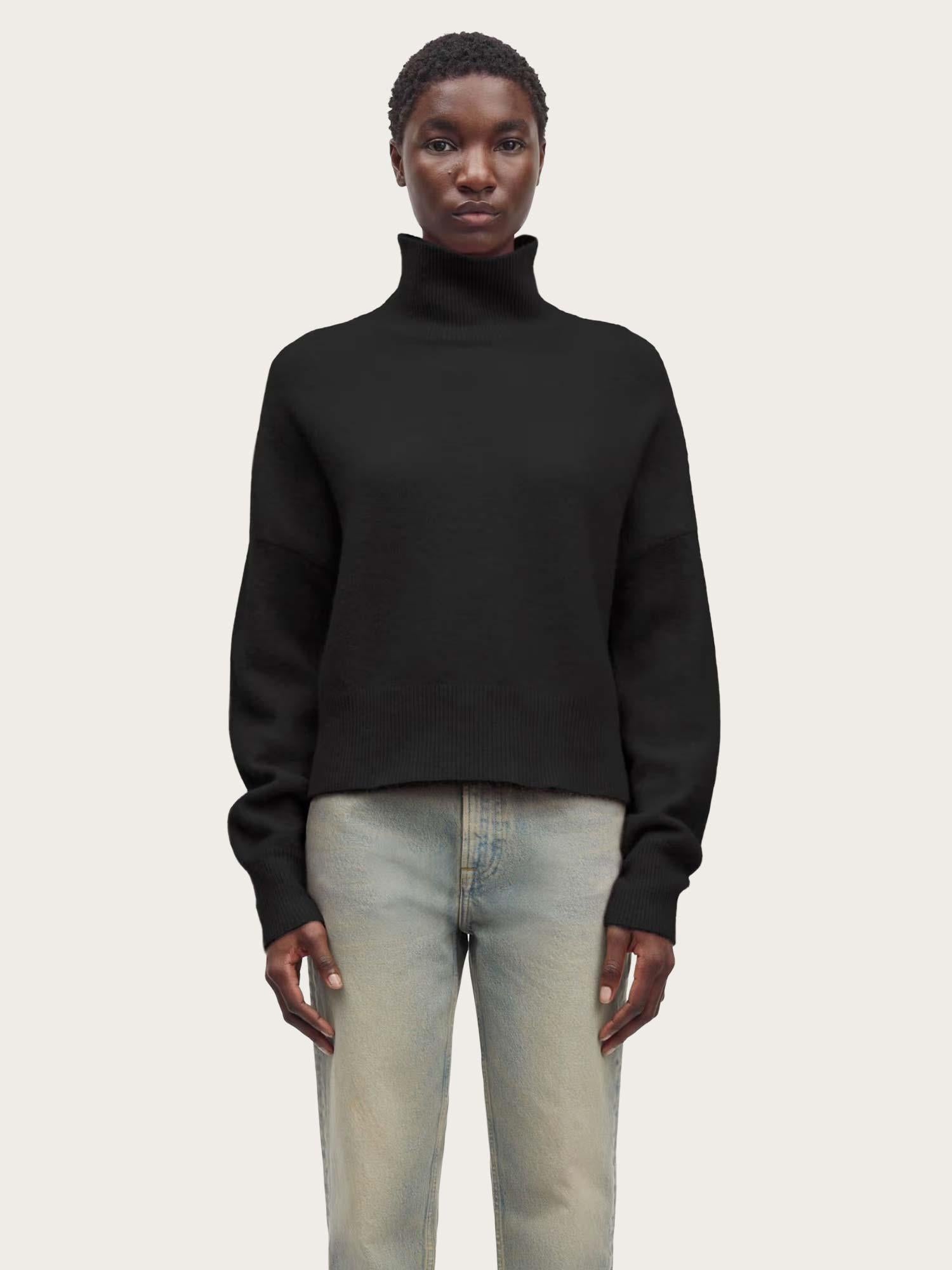Nola T-Neck - Black