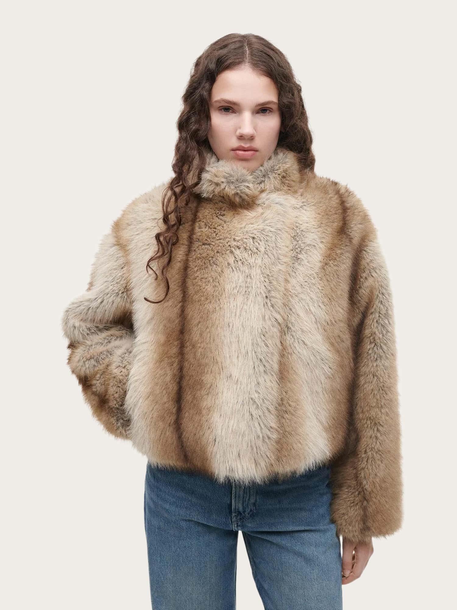 Lumi Faux Fox - Light Fox