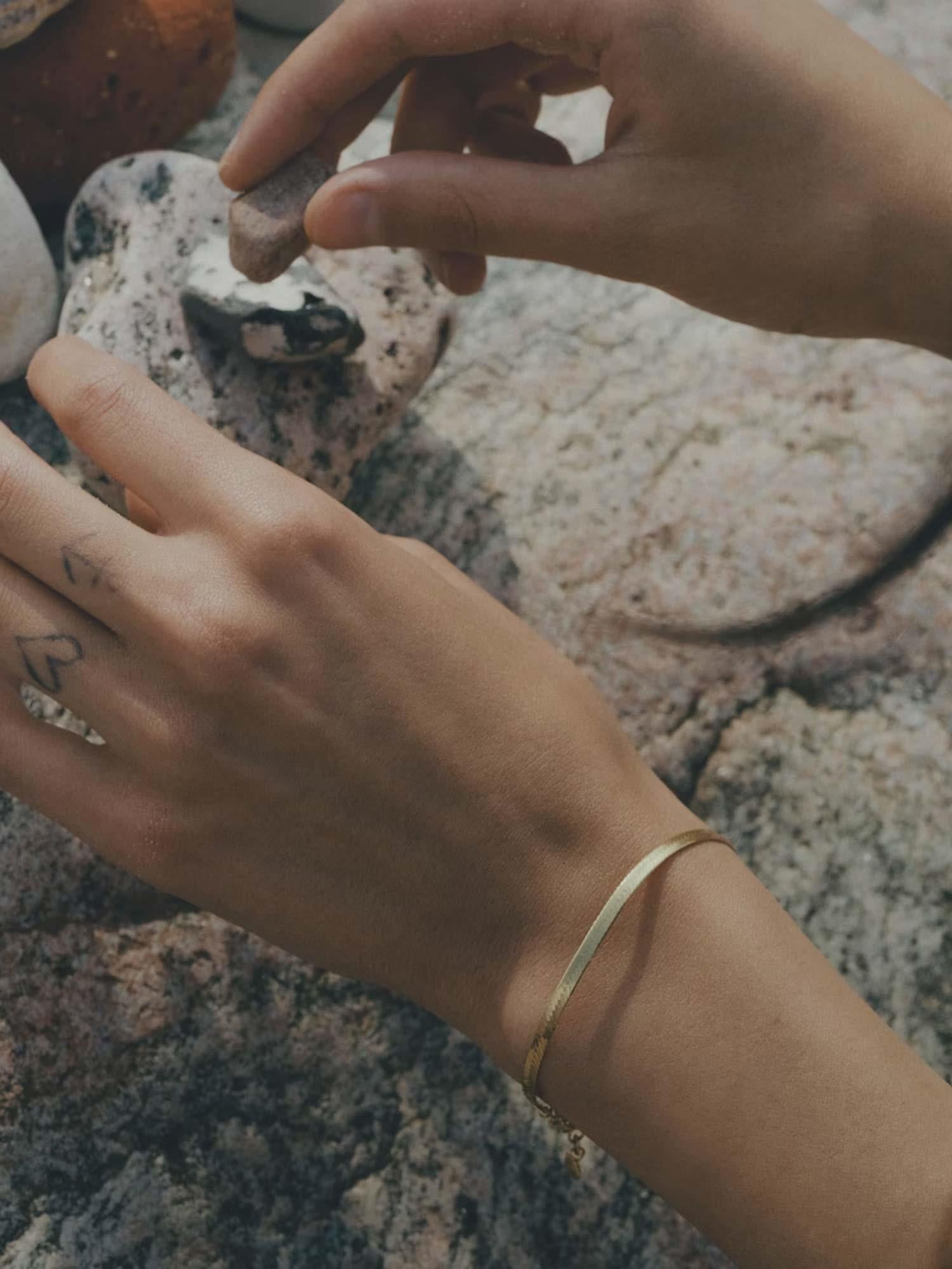 Sentiero Bracelet S/M - Gold