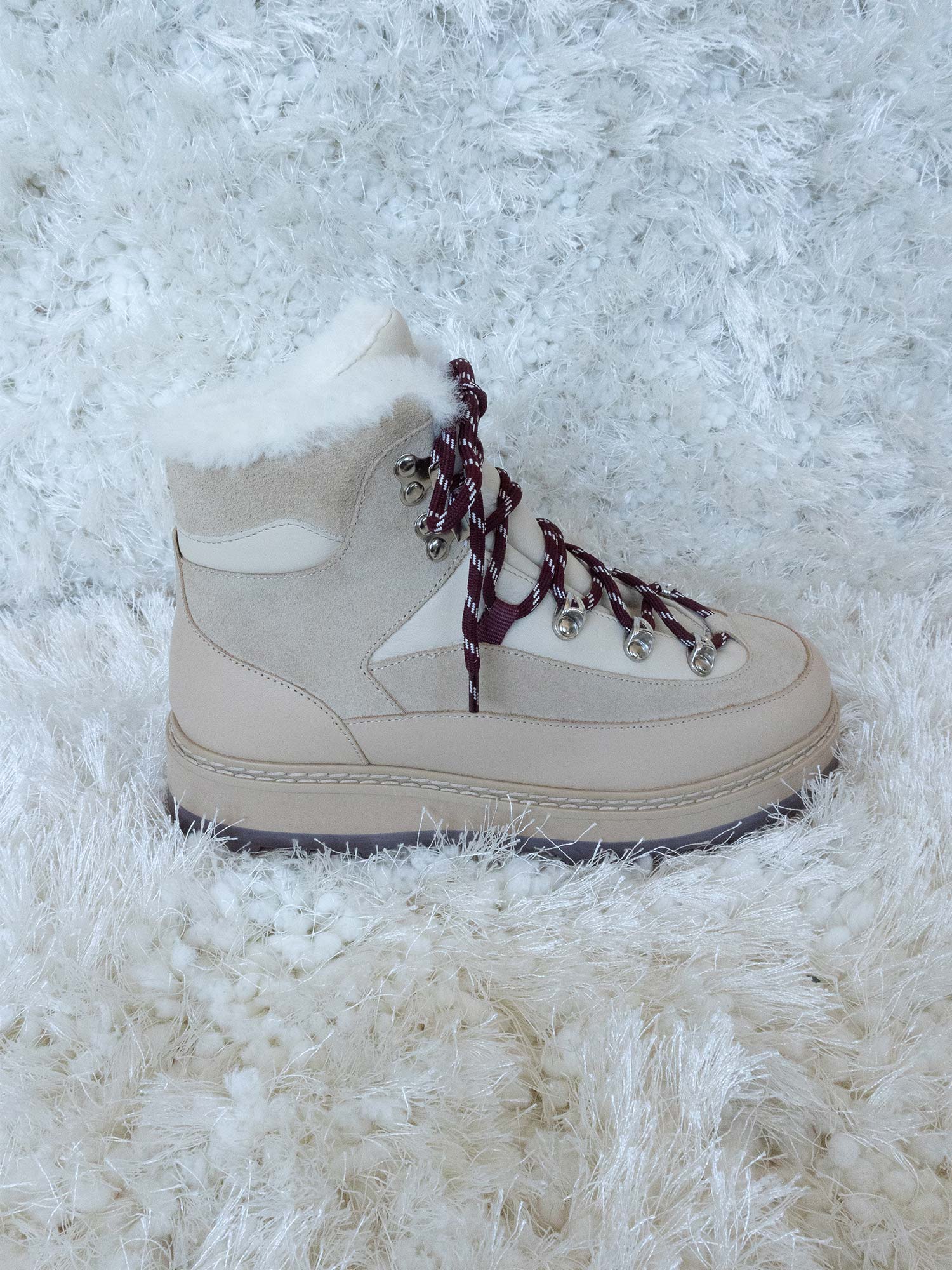 Qomo x Mono Tag Cap - Beige/Burgunder