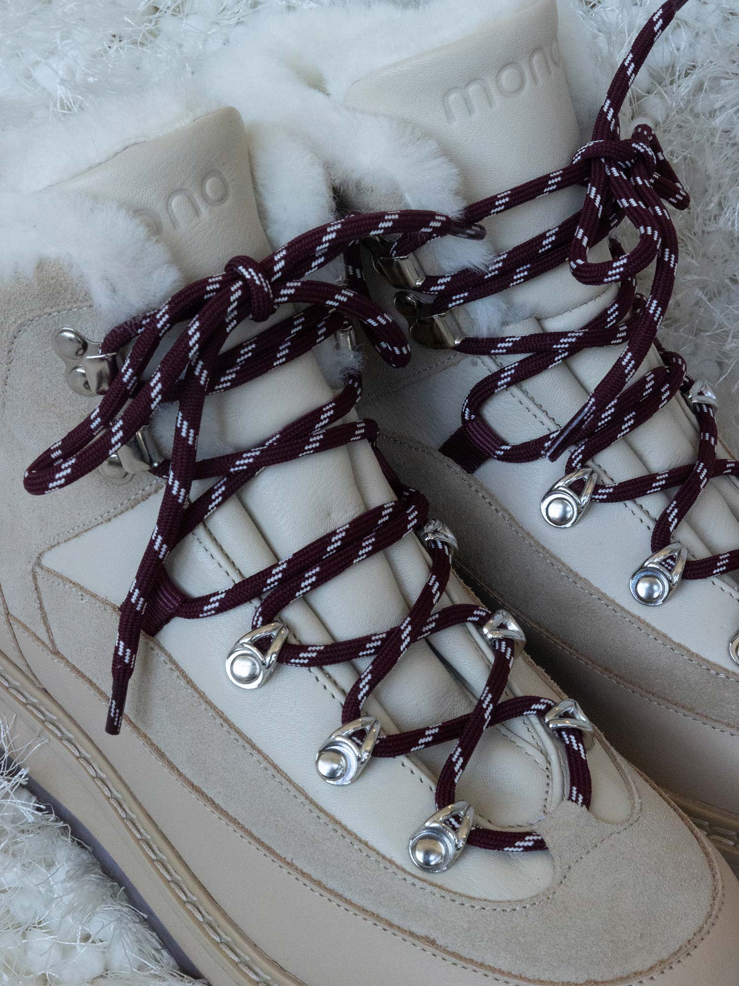 Qomo x Mono Tag Cap - Beige/Burgunder