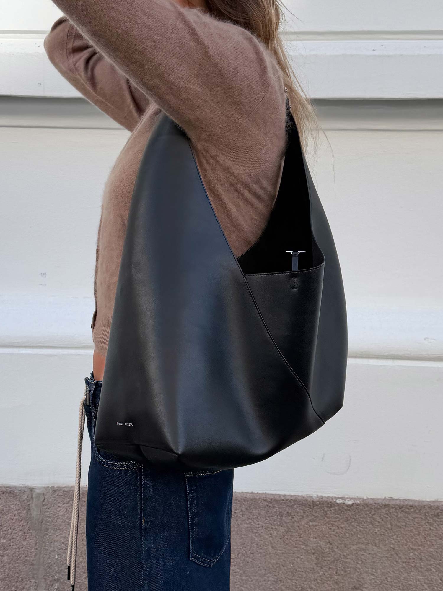 Sakaia Shoulder Bag - Black