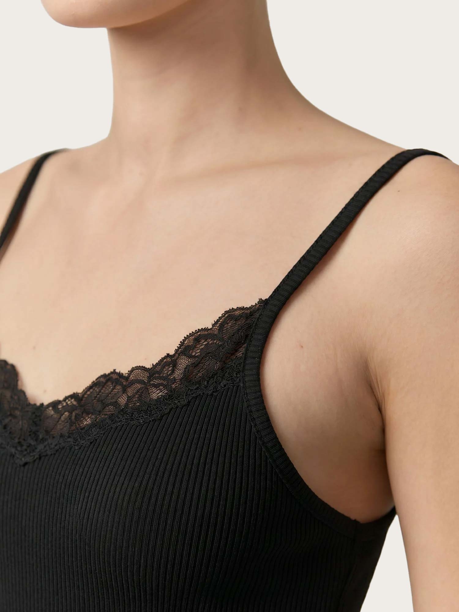 Tootsie Top - Black