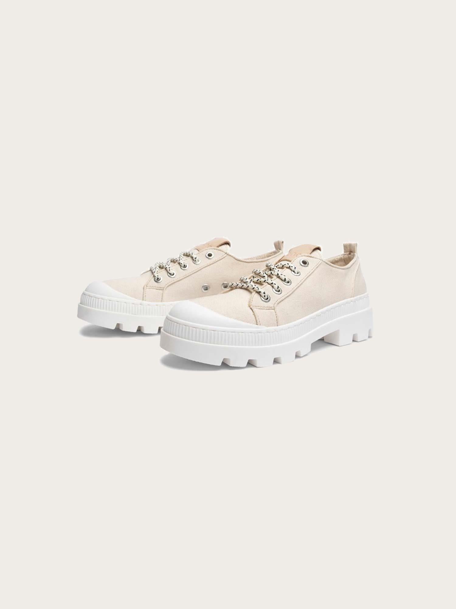 Arete Sneakers - Crudo